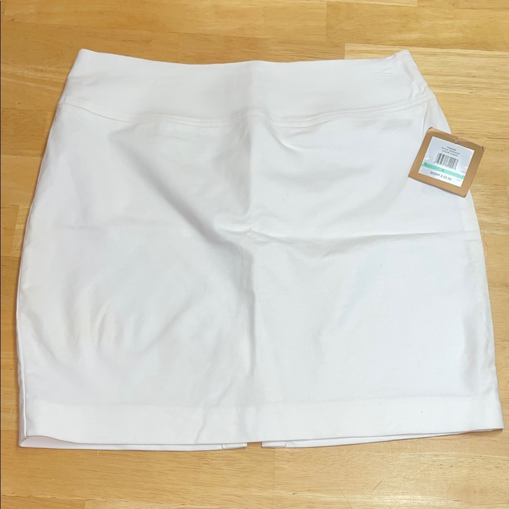 NWT Ellen Tracy Mini Skirt. Sizeโ 8. Cotton/Spandex Blend. Off White.